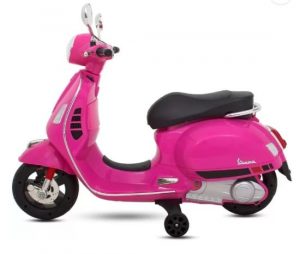 Vespa electrique enfant rose 12V de cote