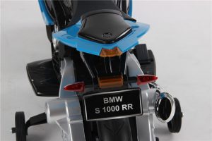 Moto électrique enfant BMW S1000RR - Détails plaque d'immatriculation